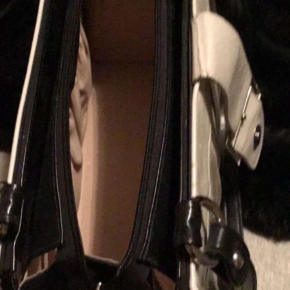 Purse - Picture 3 of 3